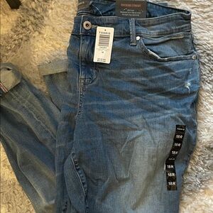 NTW - Women's Torrid Boyfriend Straight Mid-Rise Jeans - Size 18
